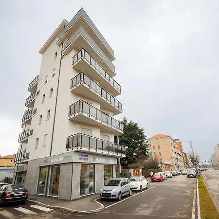 Casa Nicole Elegante Monolocale A Collegno *